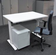 Height-adjustable table with container and chair EO18_56202_Matrix