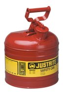 Self-closing safety container for combustibles with a volume of 7.5 l