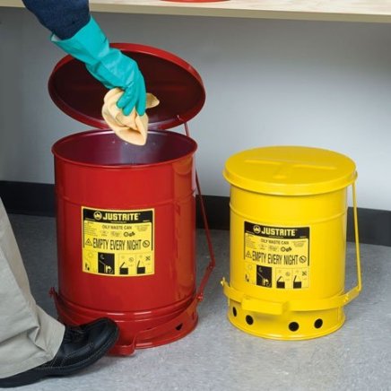 Bin for storing hazardous waste with a volume of 34 l - 1