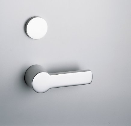 Handle in anodized aluminum design