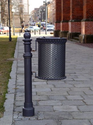 Trash can REX 1, cast iron with a strong post