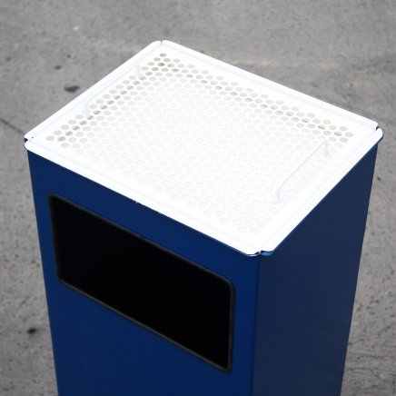 Interior trash can with ashtray type 1029 - 3