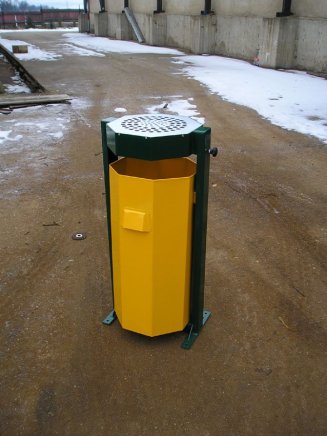 Outdoor trash can with ashtray 60 l - 1017